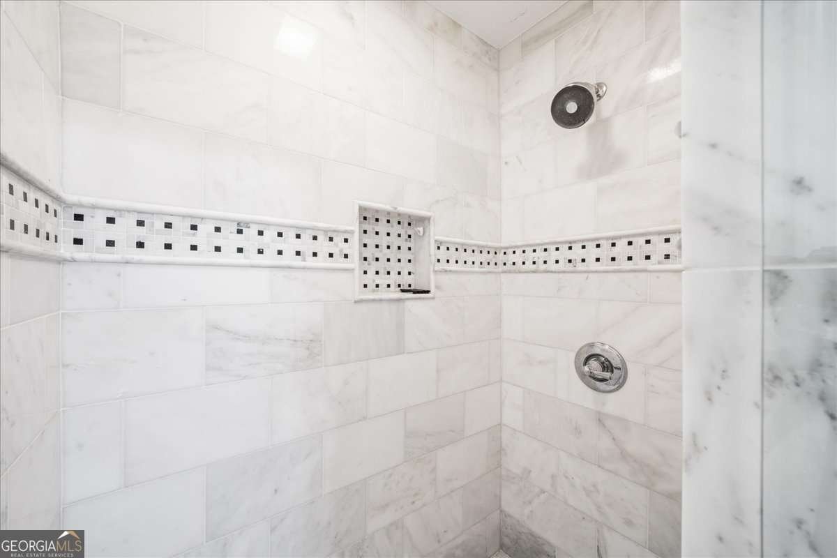 31 Belle Isle Road Sandy Springs - Photo 15