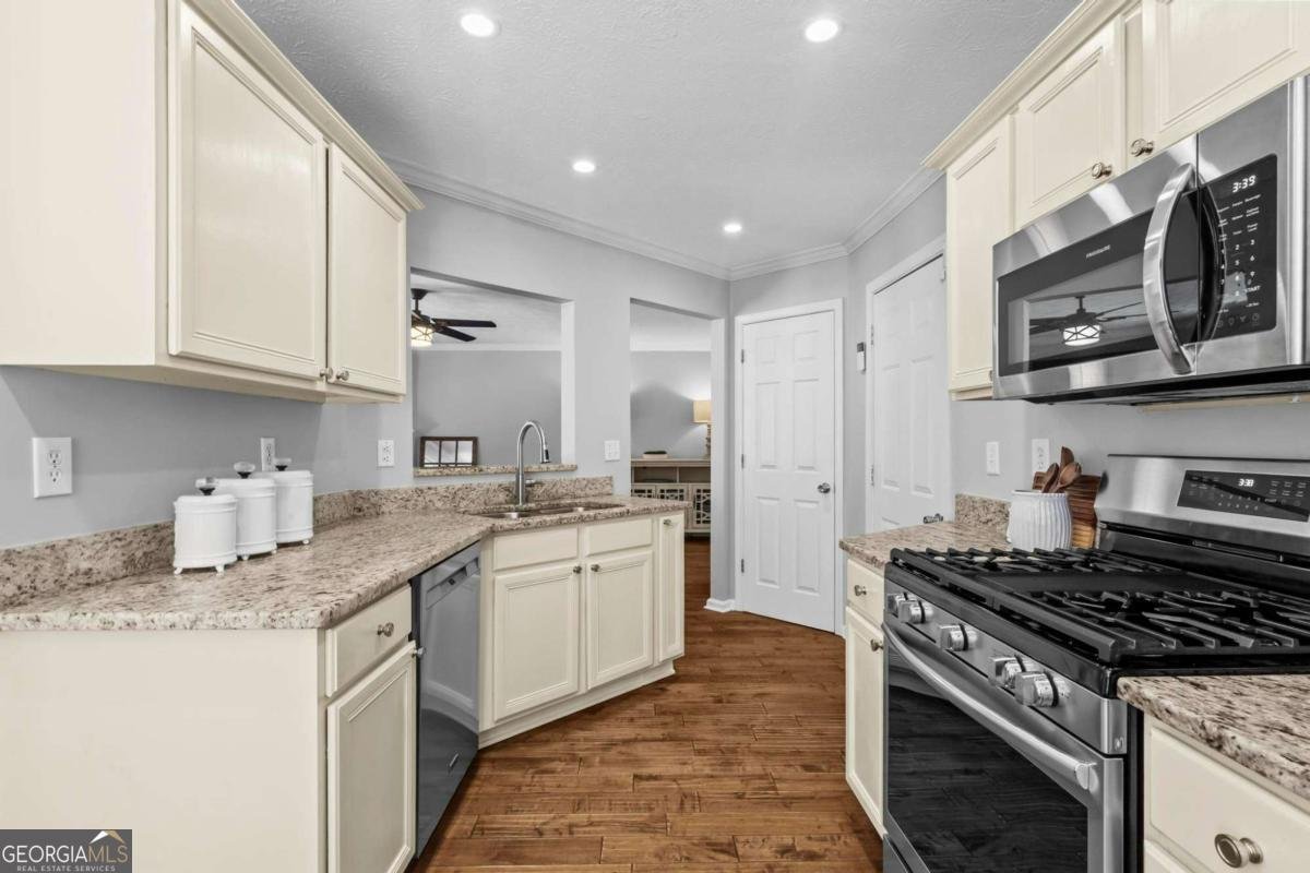2485 Ashton Drive Roswell - Photo 11