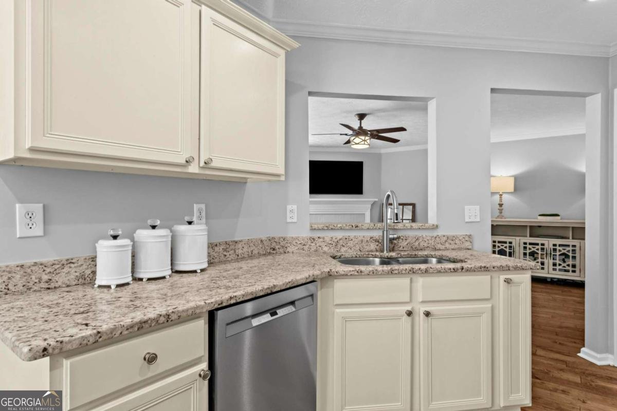 2485 Ashton Drive Roswell - Photo 12