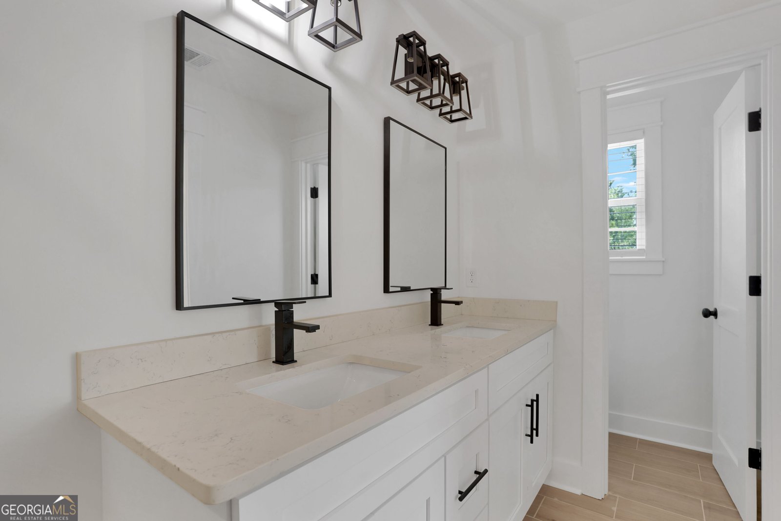 615 38th Street Savannah - Photo 23