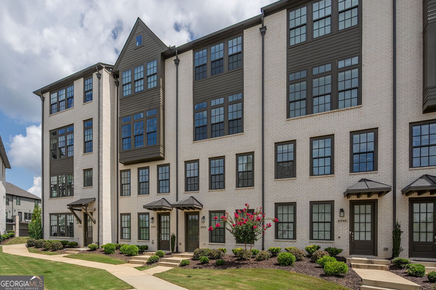 6794 Encore Boulevard Sandy Springs - main photo