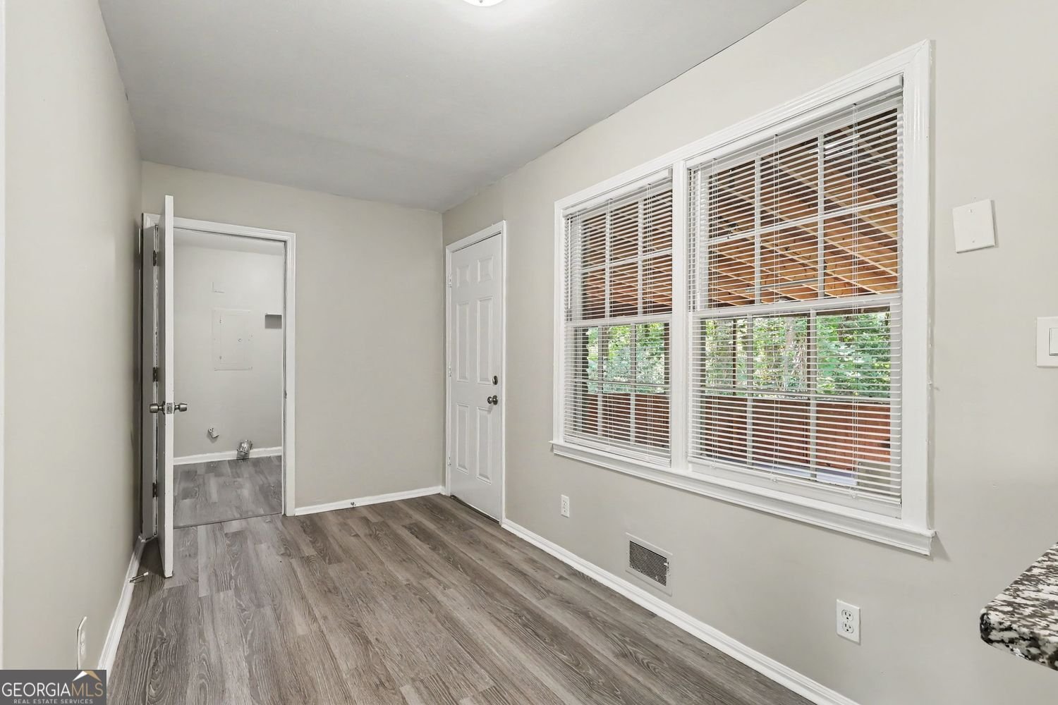 4295 Autumn Hill Drive Stone Mountain - Photo 11