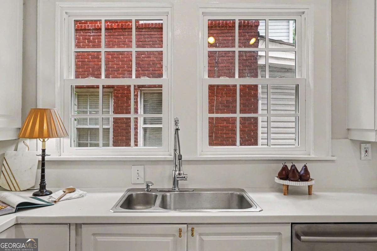 1180 Cameron Court Atlanta - Photo 9