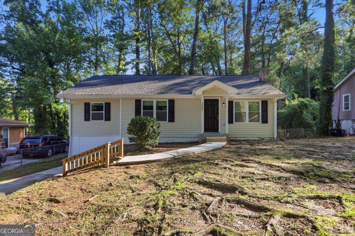 1393 Northwest Drive Atlanta - main photo