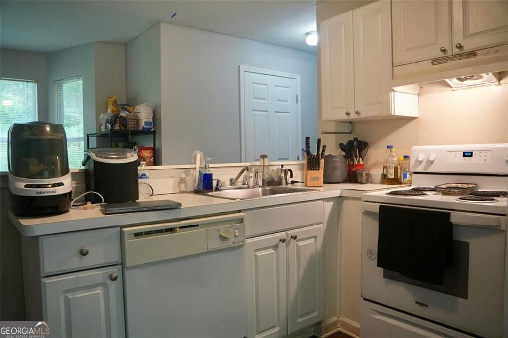 8446 Donald Road Snellville - Photo 10