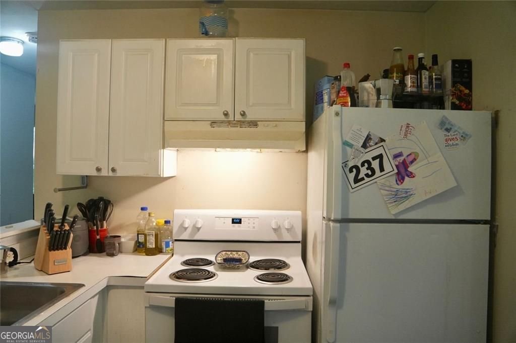 8446 Donald Road Snellville - Photo 11
