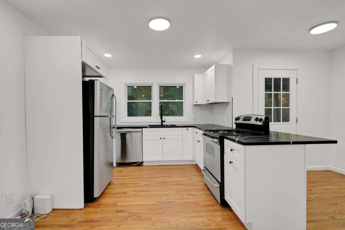 1382 Childress Drive Atlanta - Photo 6