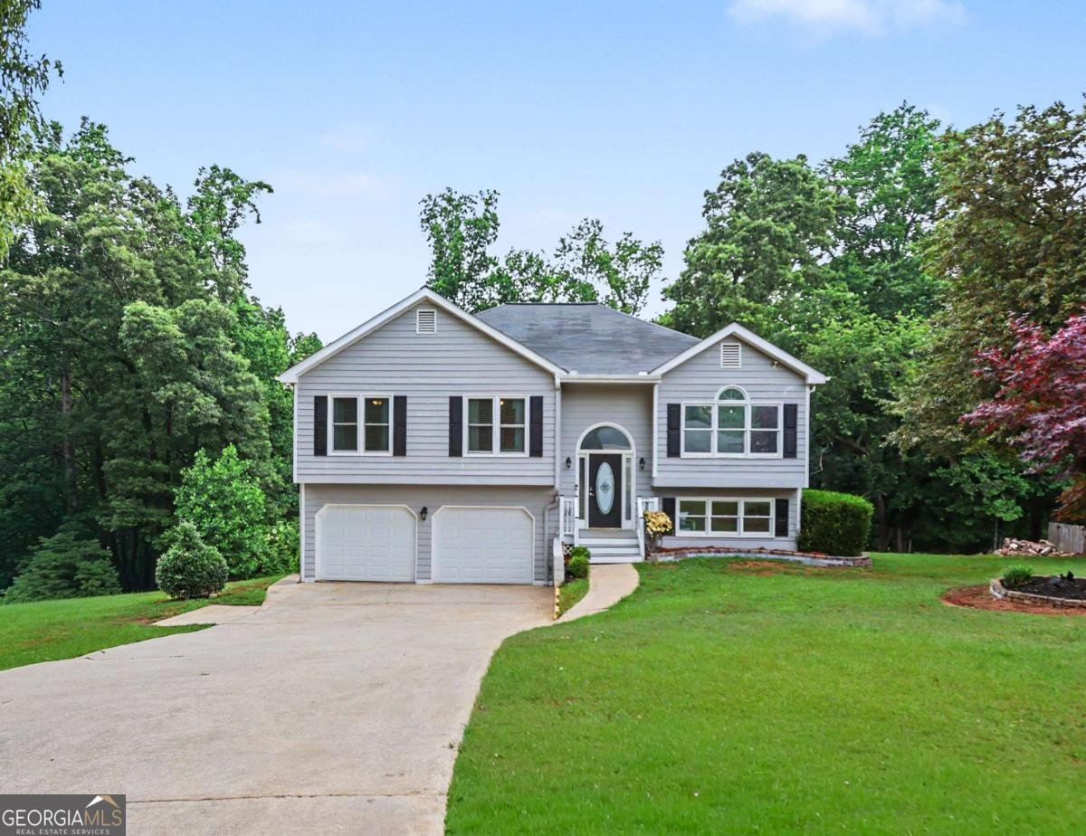 5643 Pipsissewa Drive Flowery Branch - main photo