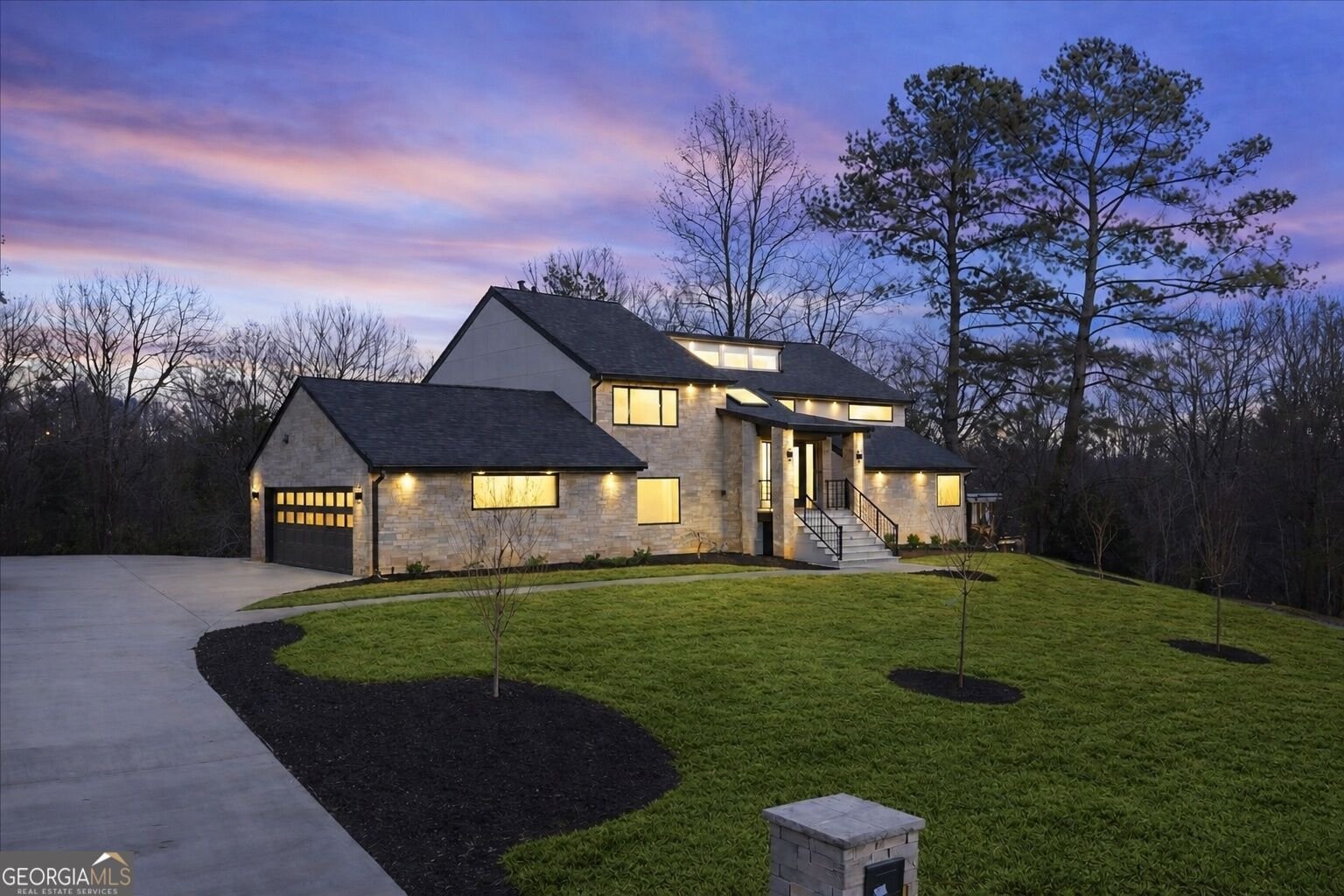 250 Bruton Way Atlanta - main photo