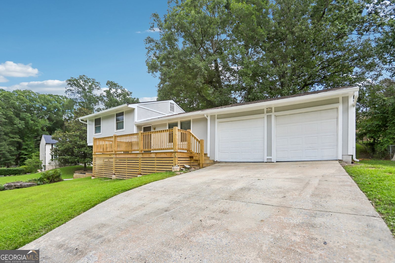 3020 Forestside Lane South Fulton - main photo