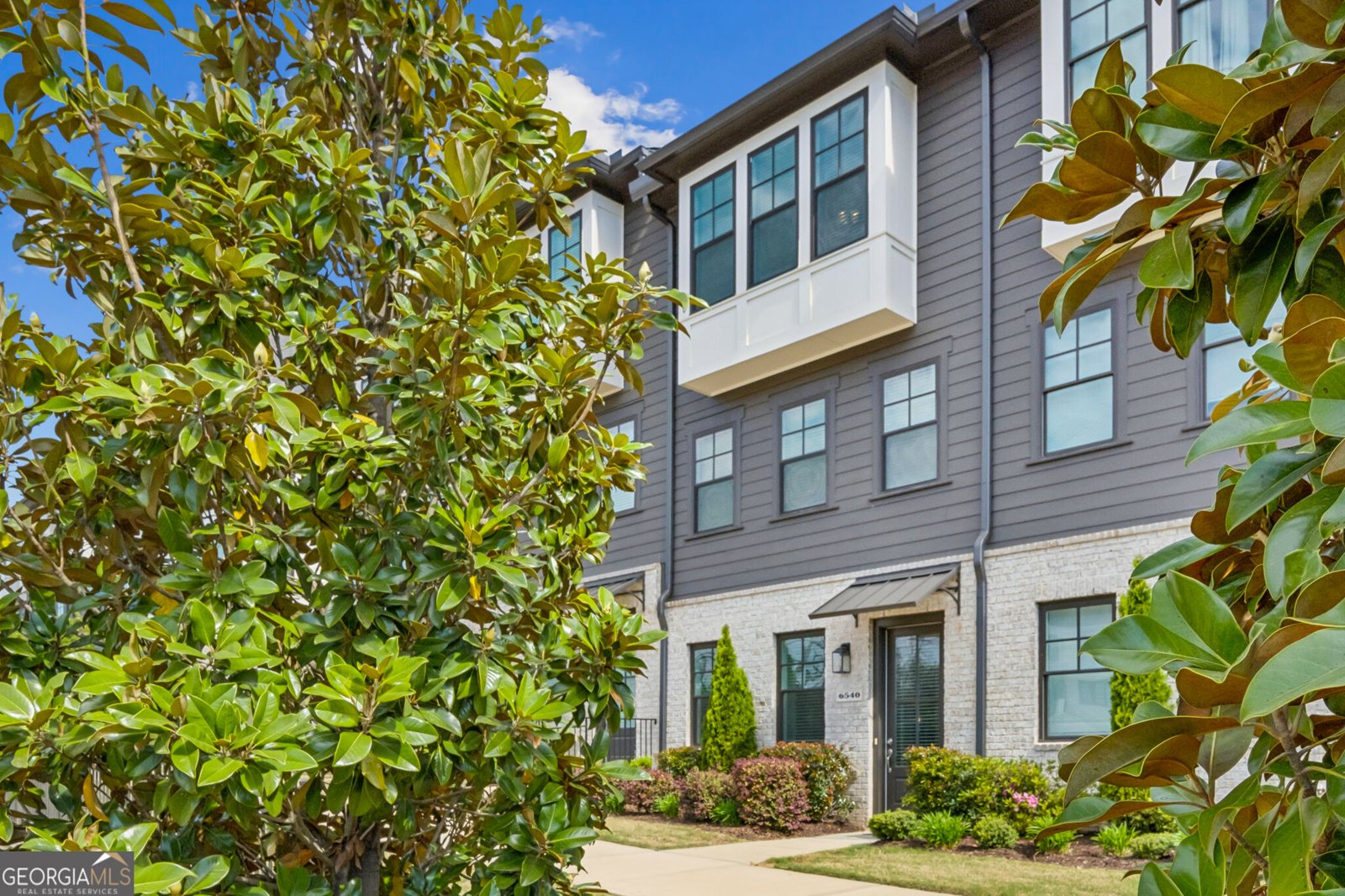 6540 Beacon Drive Sandy Springs - main photo