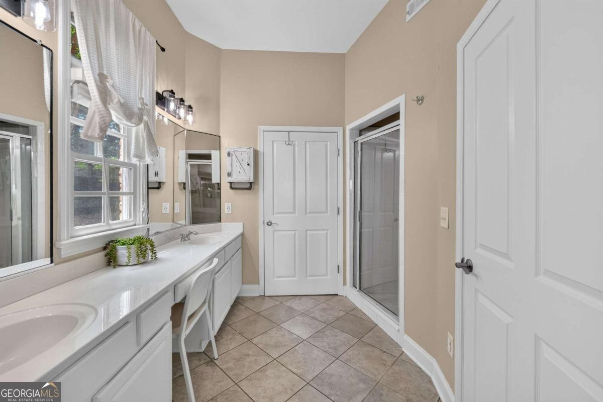 210 Creek View Lane Roswell - Photo 19