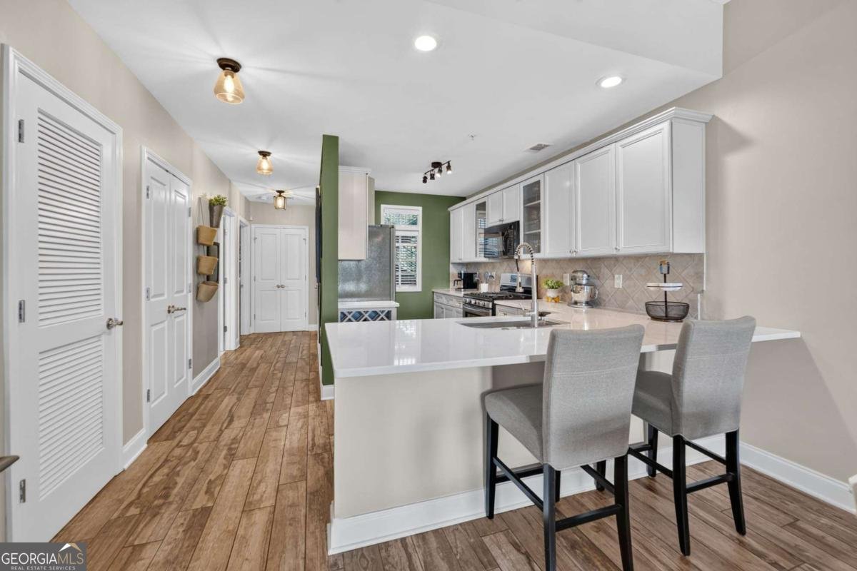 210 Creek View Lane Roswell - Photo 6
