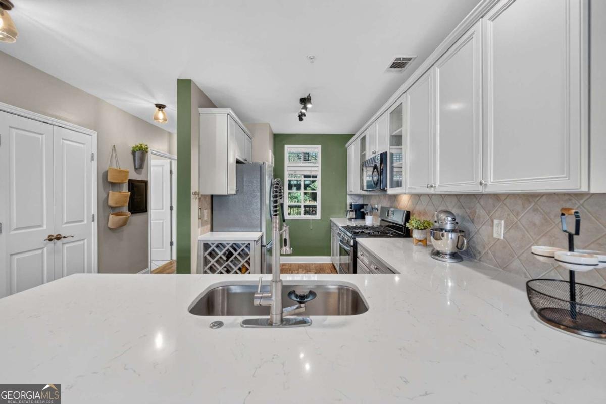 210 Creek View Lane Roswell - Photo 7