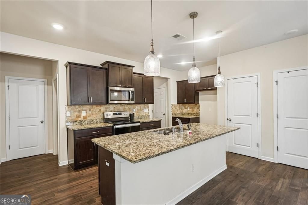 2045 Theberton Trail locust grove - Photo 7
