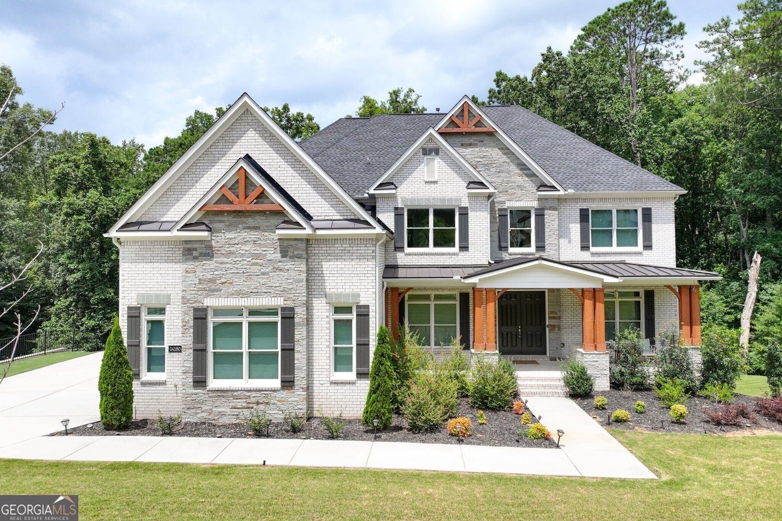 14180 Reserve Manor Lane Roswell - main photo