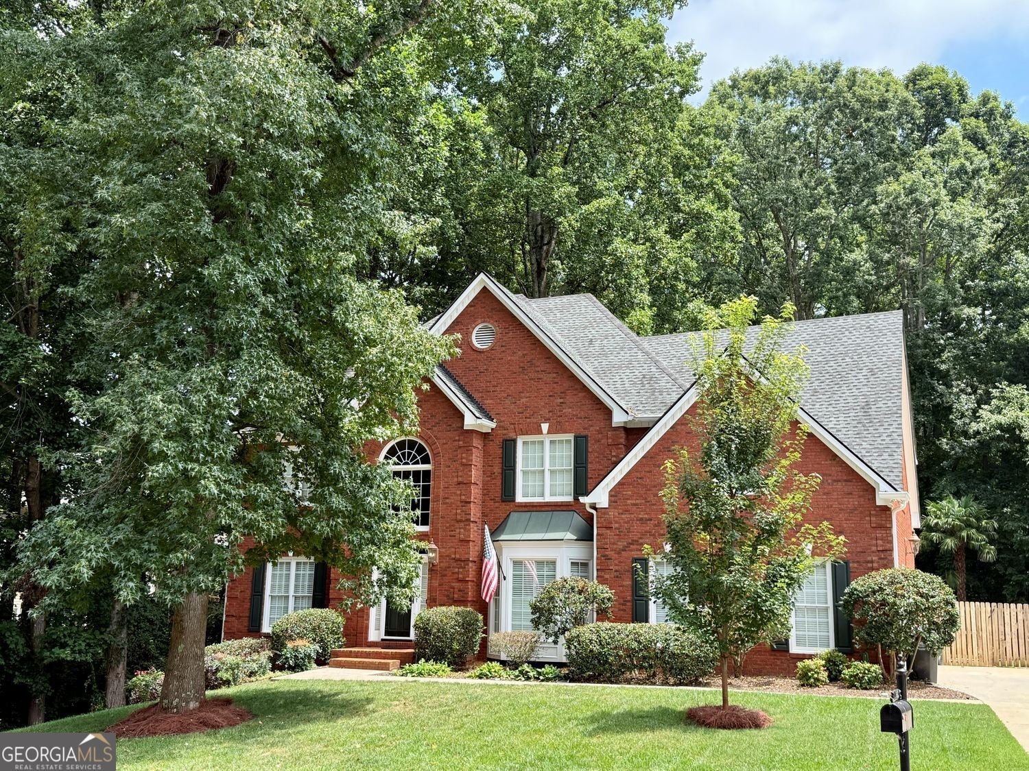 192 Brook Lane Roswell - main photo