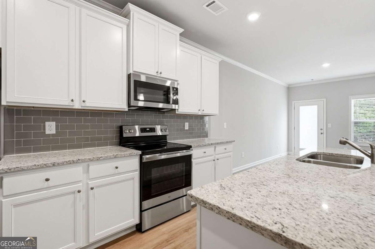 5350 Fox Den Road Oakwood - Photo 9