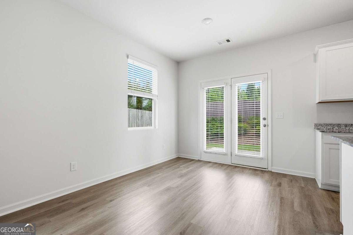 5260 Barberry Avenue Oakwood - Photo 11
