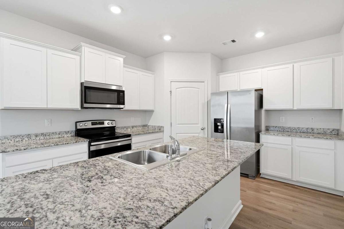 5260 Barberry Avenue Oakwood - Photo 8