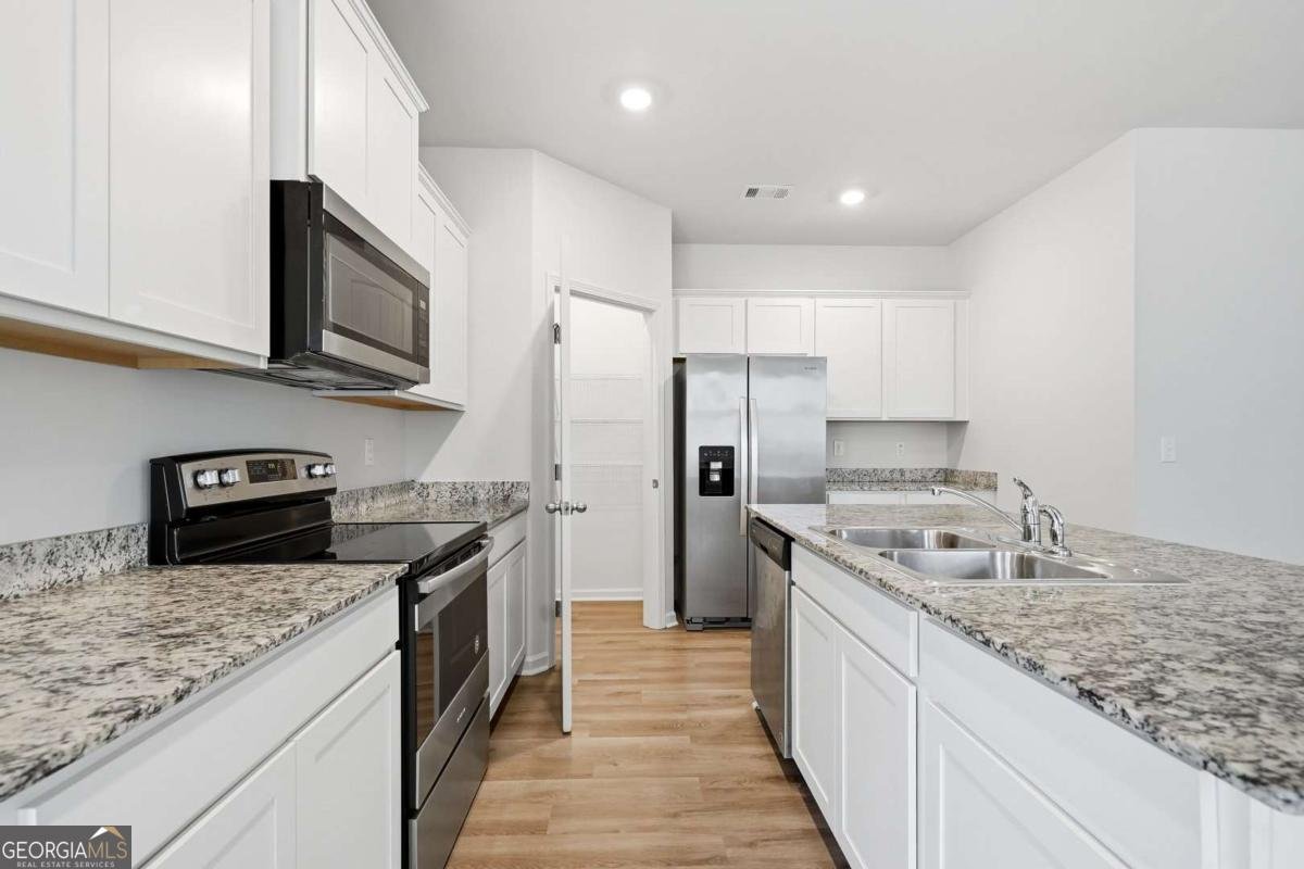 5260 Barberry Avenue Oakwood - Photo 9