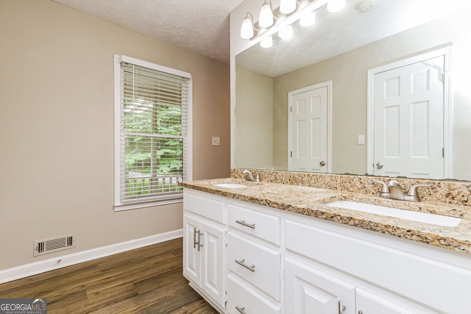 8183 Silver Oaks Court Jonesboro - Photo 12