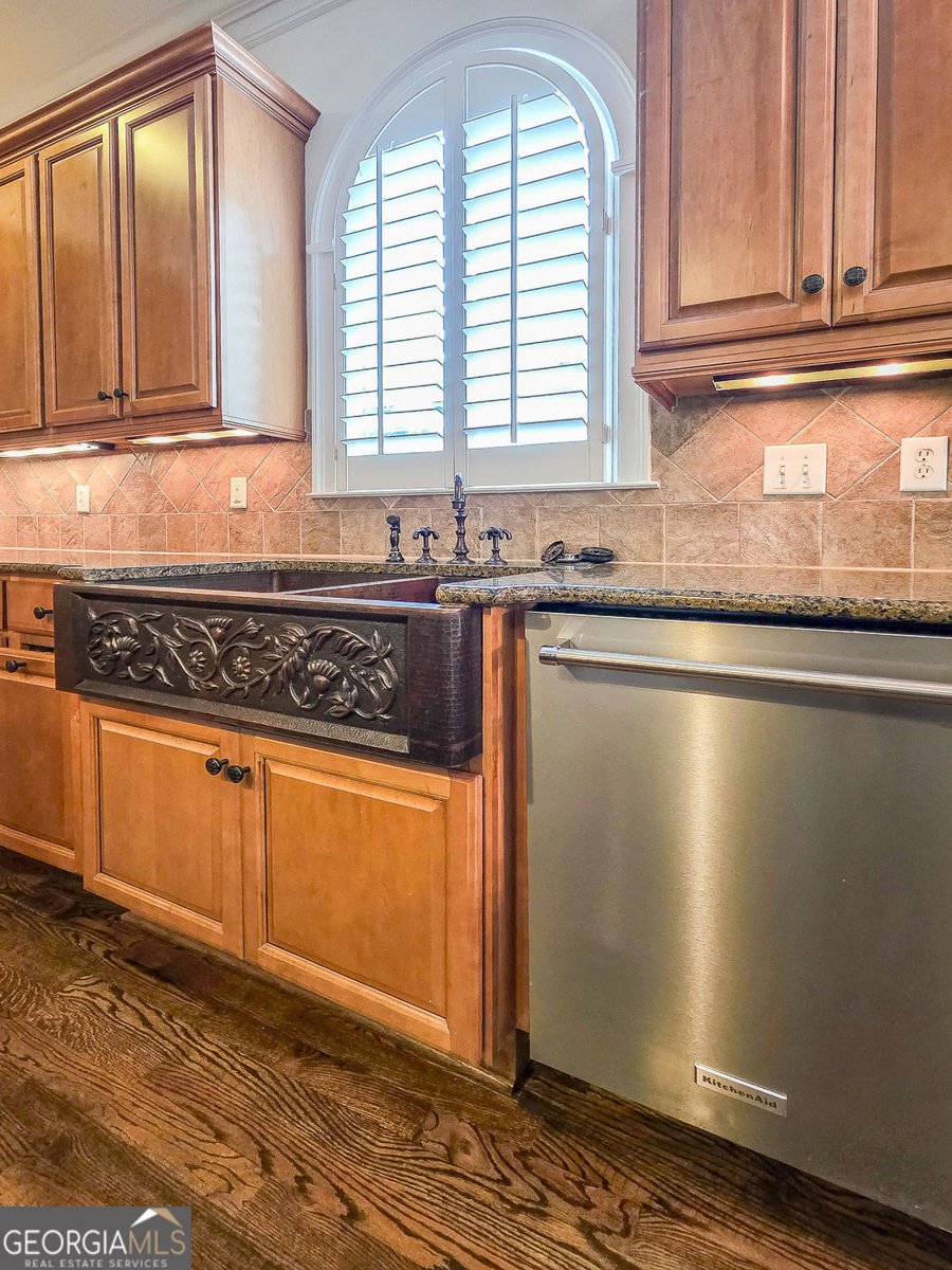 7725 Marsh Court Sandy Springs - Photo 19