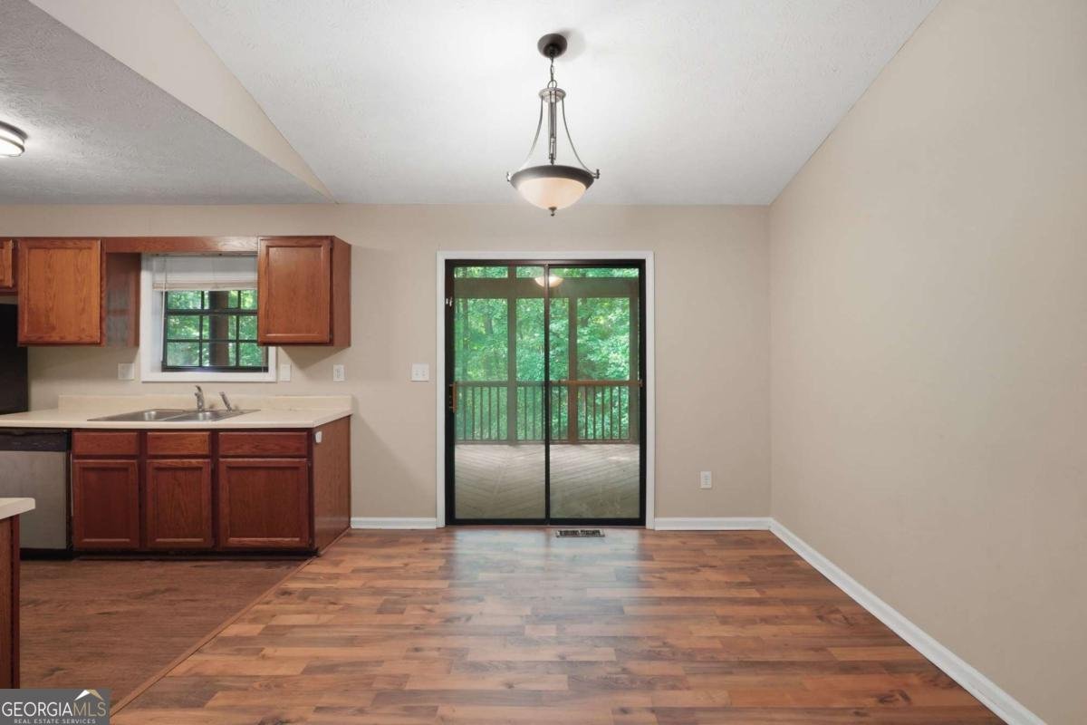 3971 Woodbridge Drive Snellville - Photo 9