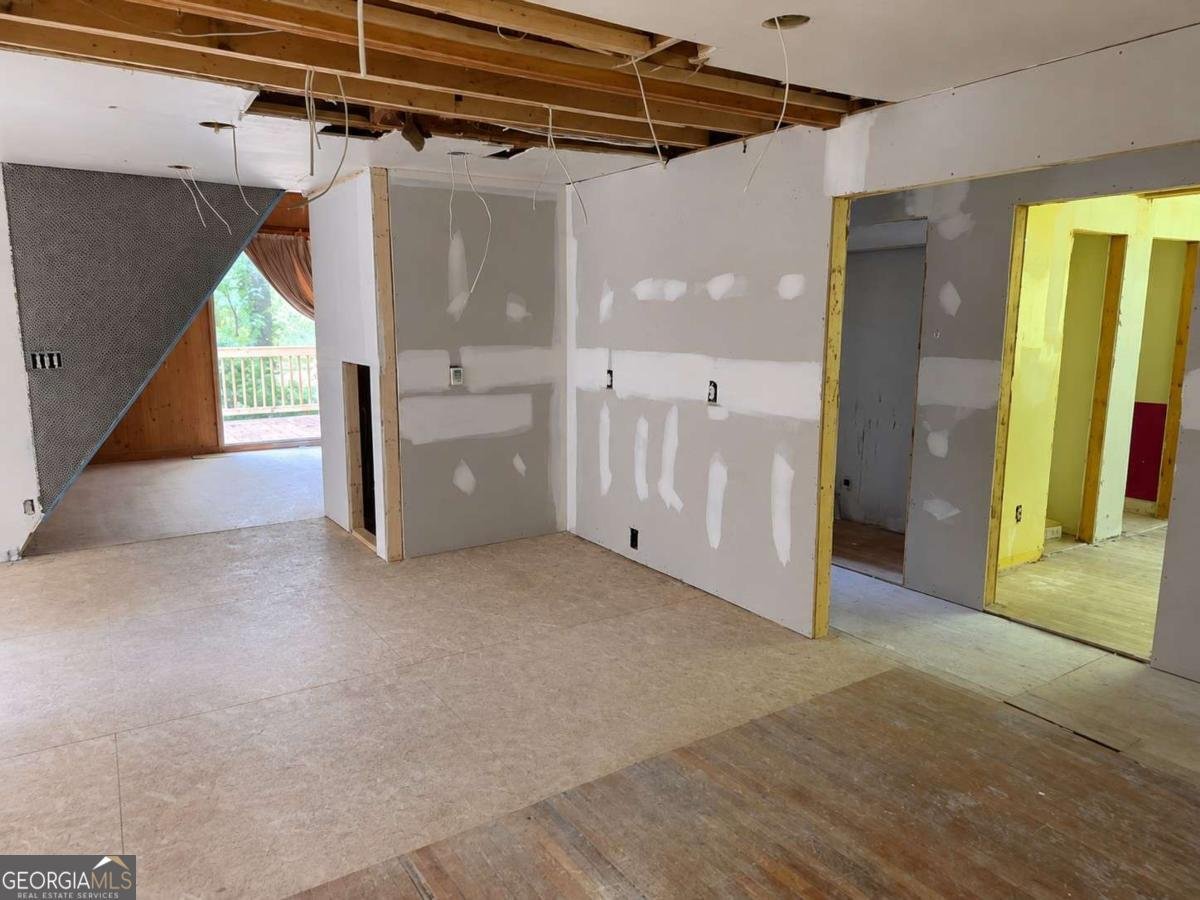 1600 Loch Lomond Trail Atlanta - Photo 6