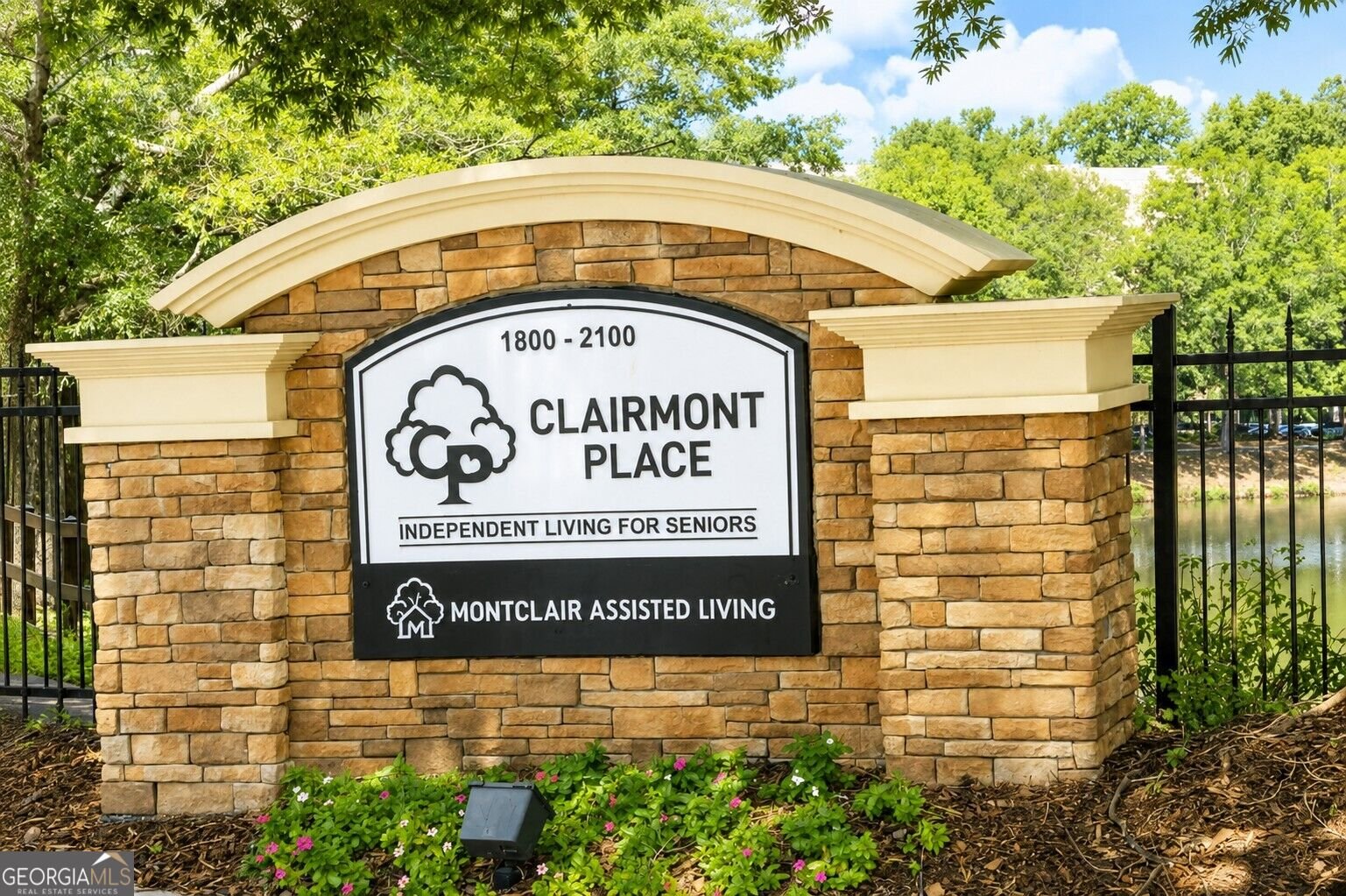 1800 Clairmont Lake Decatur - main photo