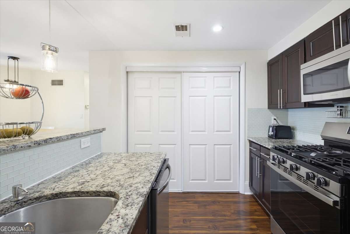 1366 Keys Lake Drive Atlanta - Photo 9