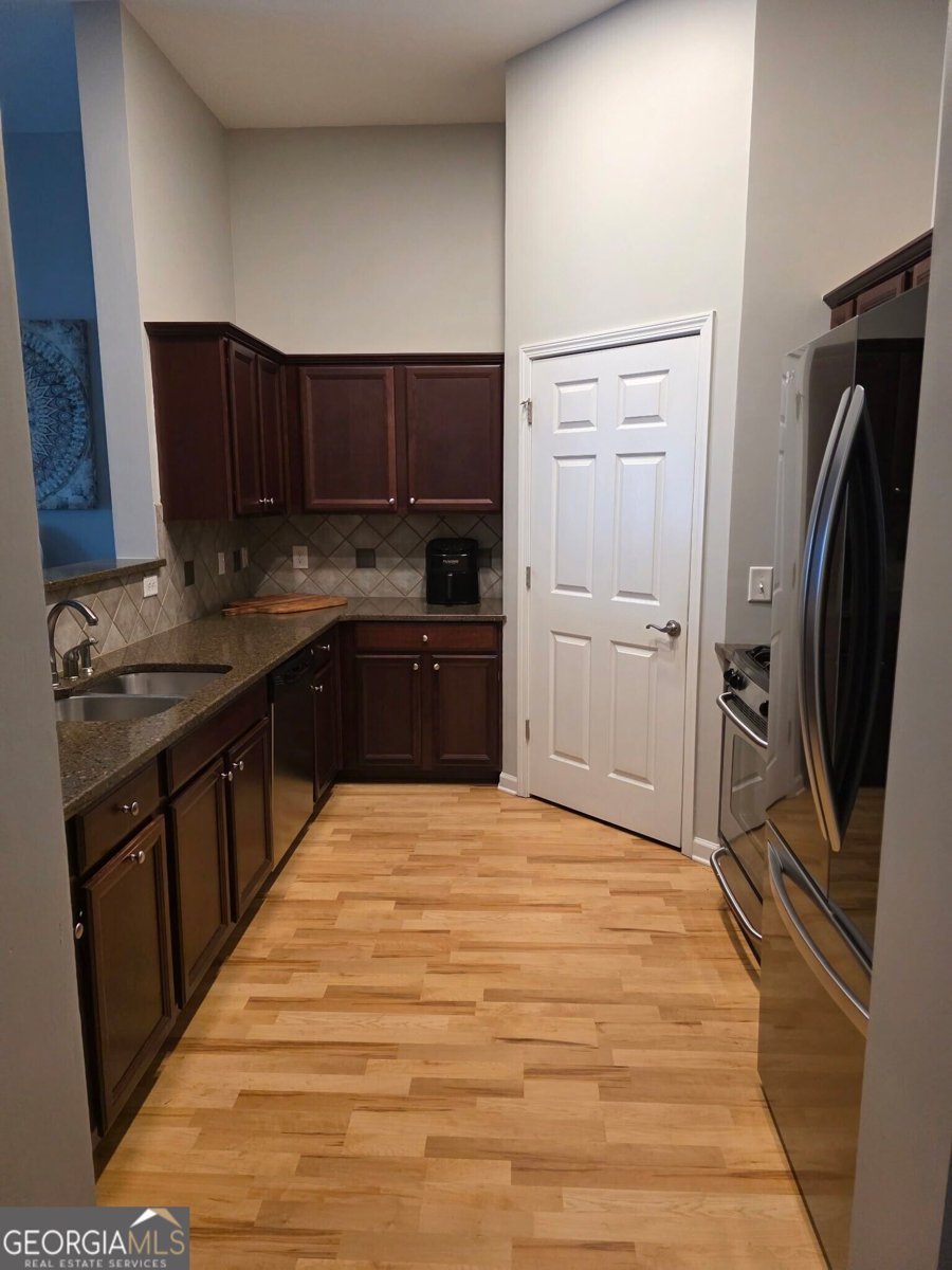 4805 Village Way Smyrna - Photo 11