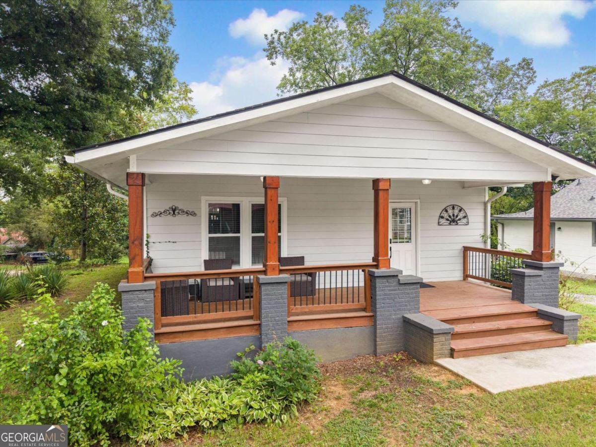21 Martin Luther King Jr Drive Cartersville - main photo