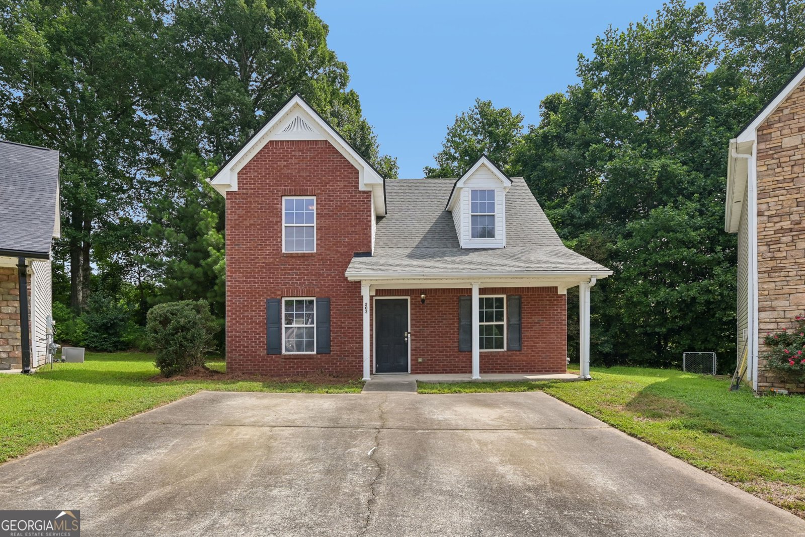 203 Twin Pines Court Dallas - main photo