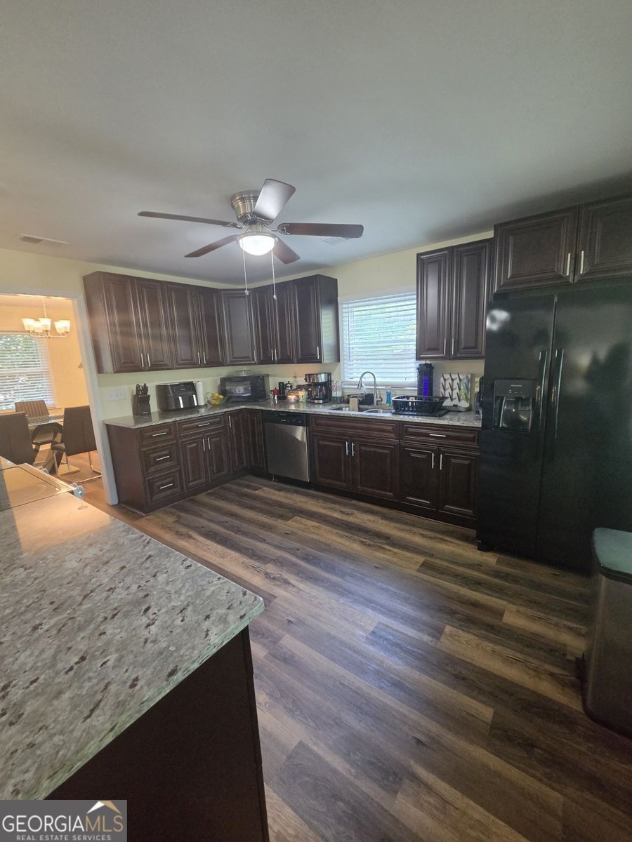 869 April Drive Conyers - Photo 12
