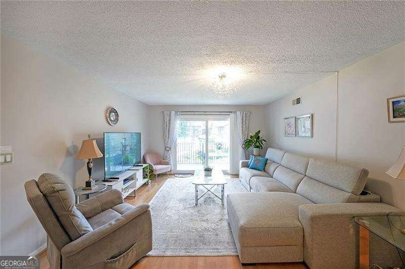 6851 Roswell Road Atlanta - Photo 11