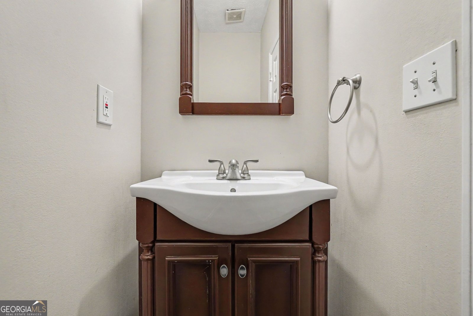 213 Powers Court Woodstock - Photo 12