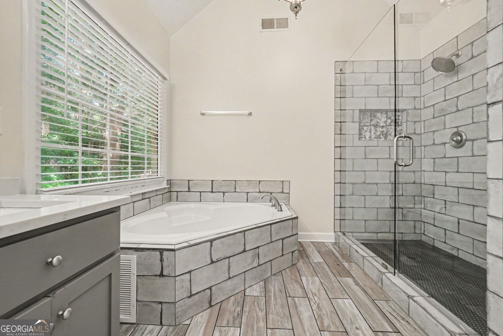 213 Powers Court Woodstock - Photo 14
