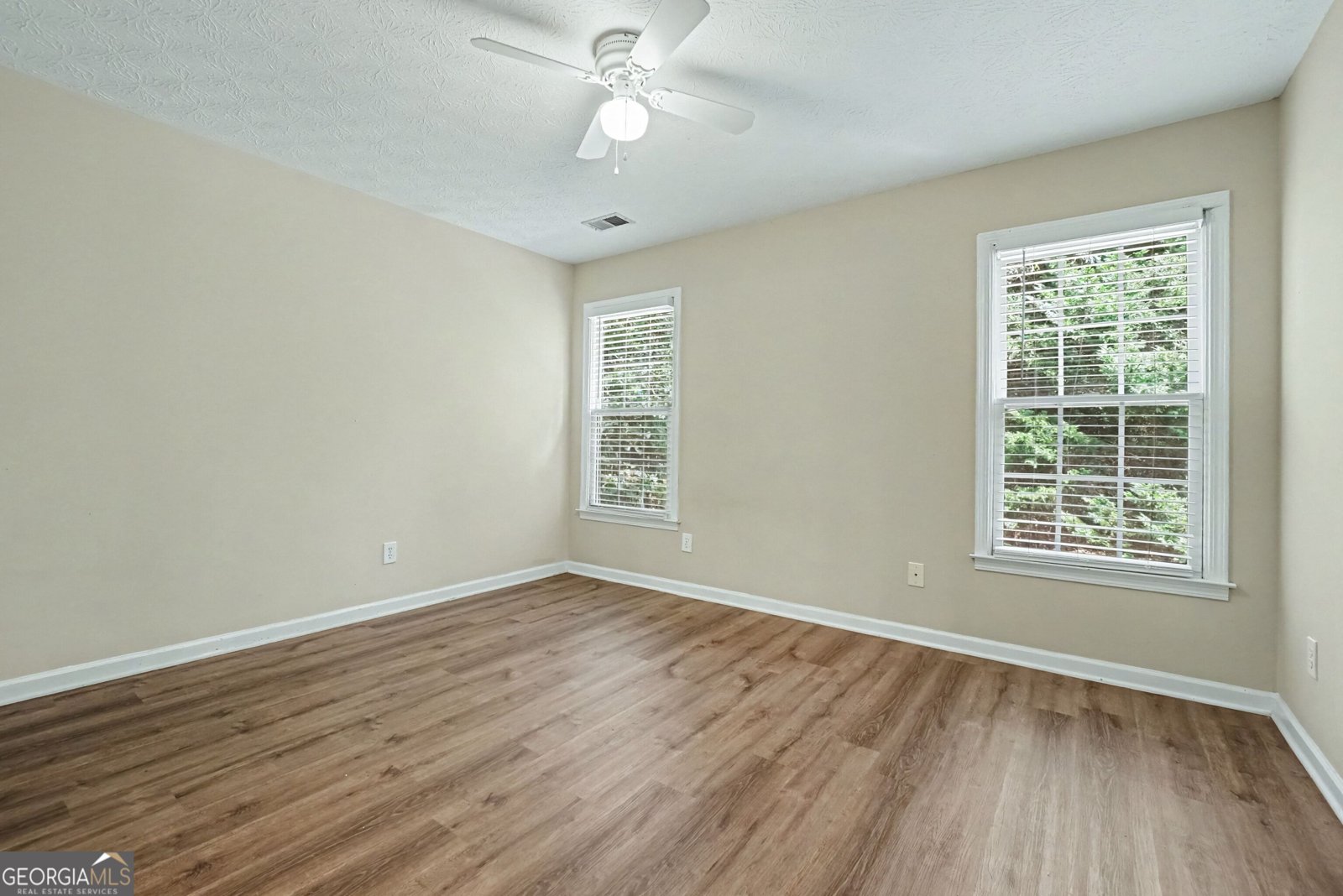 213 Powers Court Woodstock - Photo 18