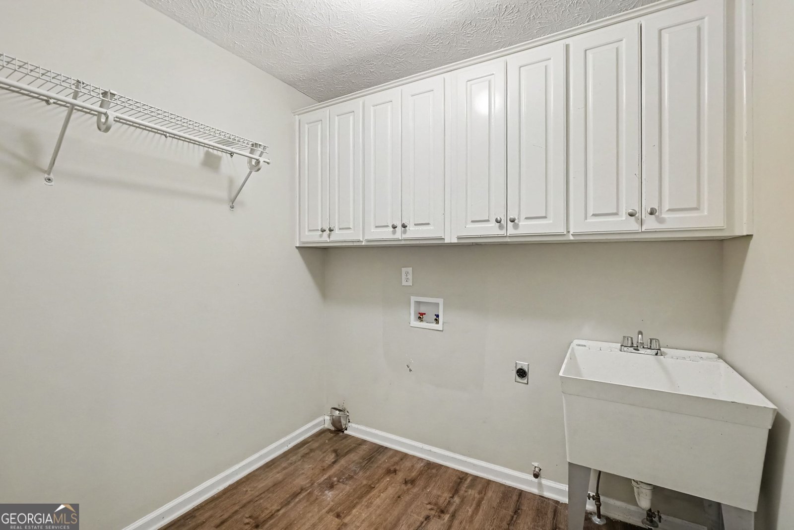 213 Powers Court Woodstock - Photo 31
