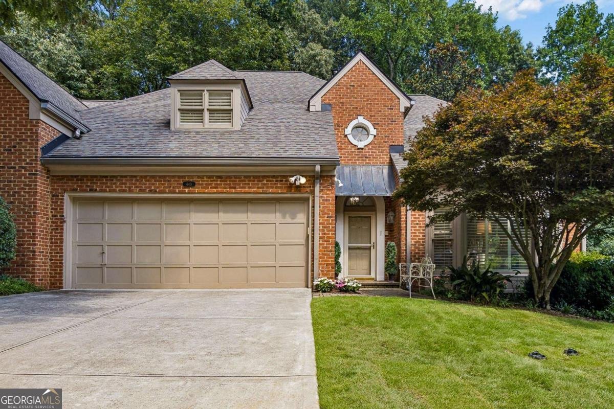 440 Greenlaurel Drive Sandy Springs - main photo