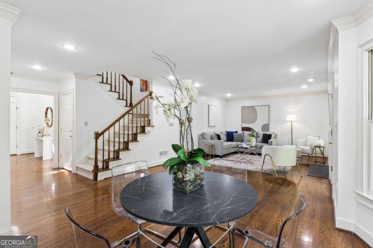 440 Greenlaurel Drive Sandy Springs - Photo 12
