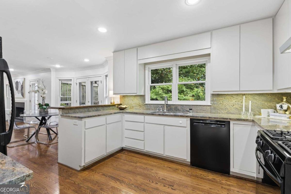 440 Greenlaurel Drive Sandy Springs - Photo 9