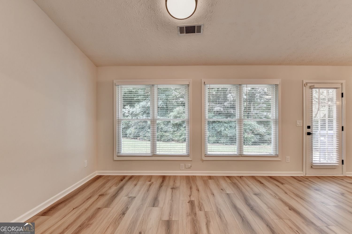 1581 Highland Bluff Court Suwanee - Photo 15