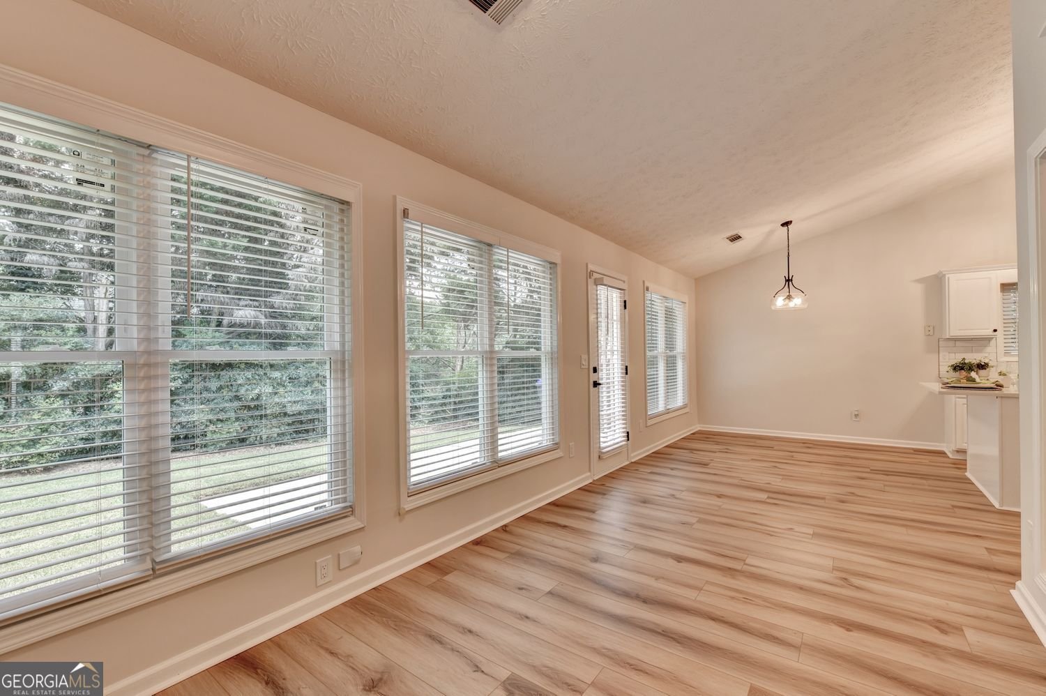 1581 Highland Bluff Court Suwanee - Photo 16
