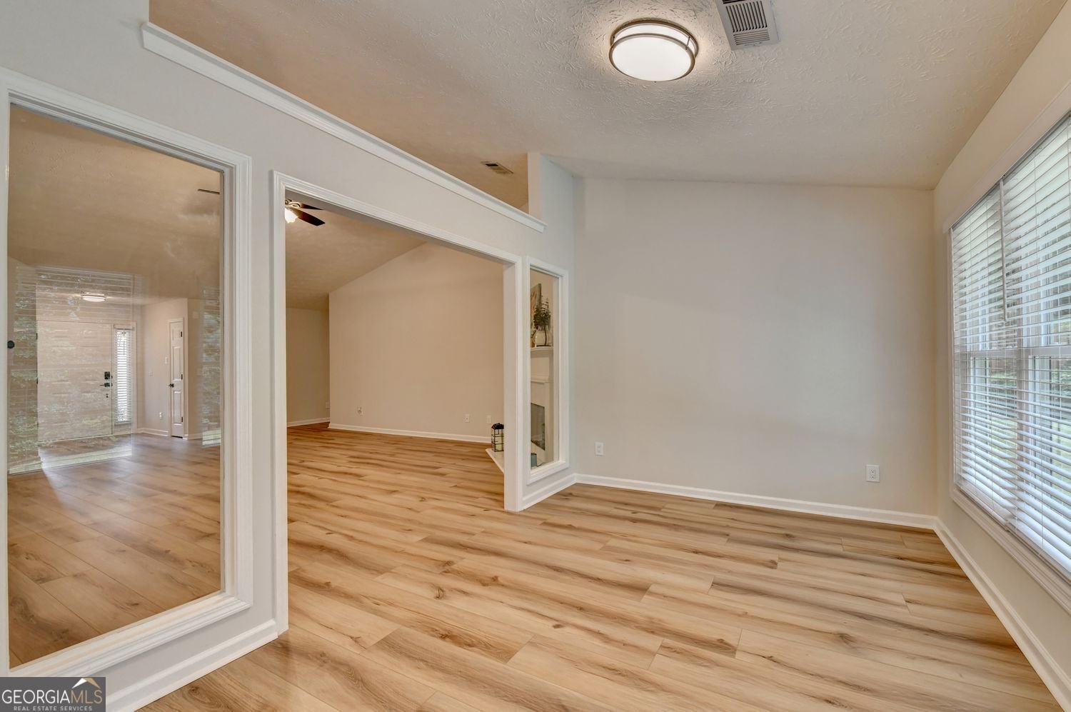 1581 Highland Bluff Court Suwanee - Photo 18