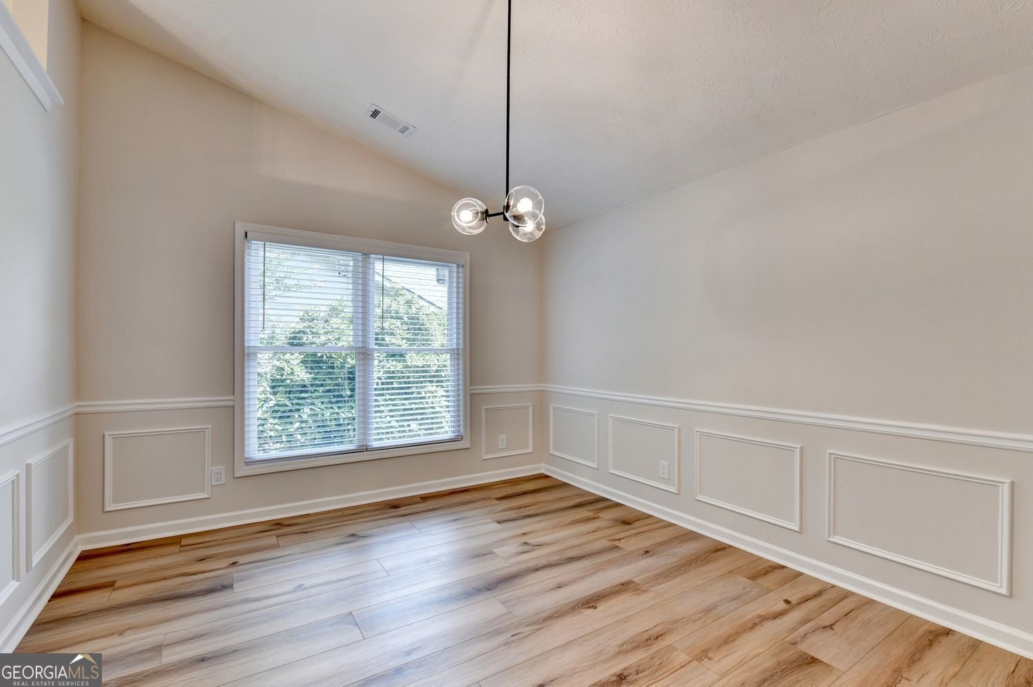 1581 Highland Bluff Court Suwanee - Photo 32