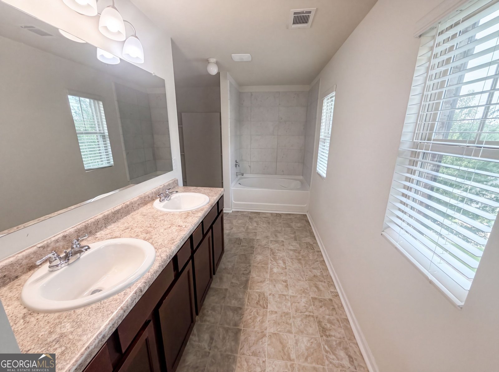 611 Dodson Lake Court Fairburn - Photo 11