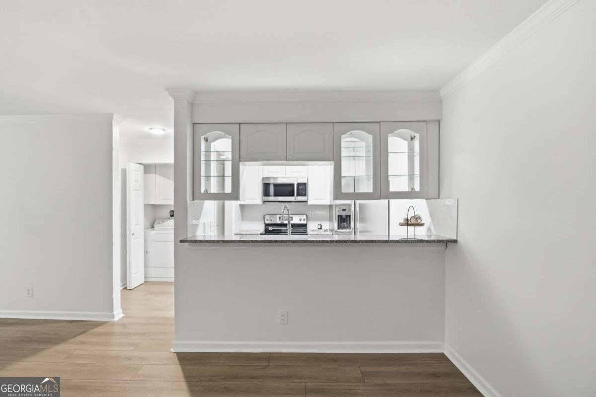 307 Barrington Hills Drive Sandy Springs - Photo 15