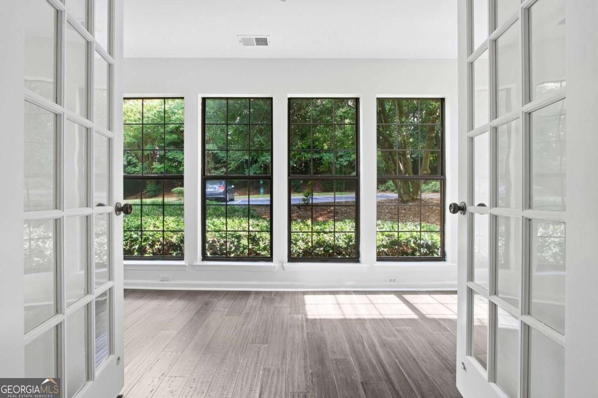 307 Barrington Hills Drive Sandy Springs - Photo 9